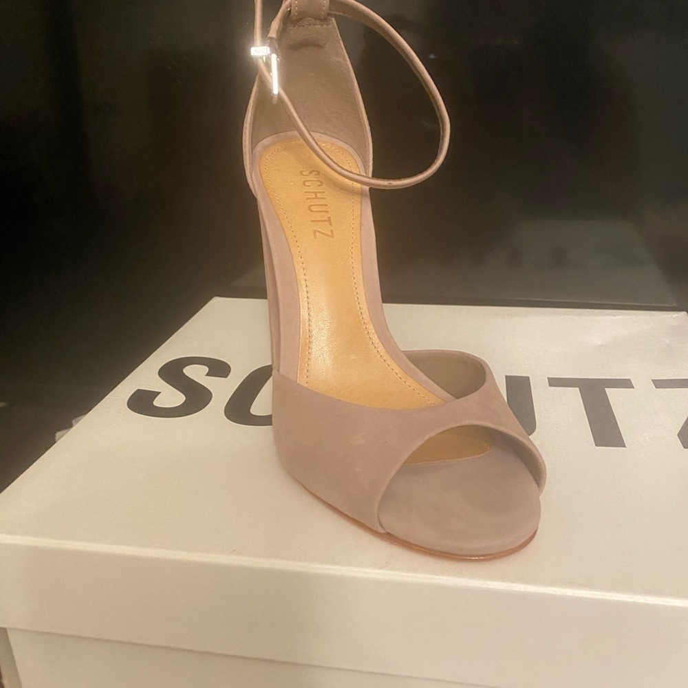 Schutz open toe shoes
